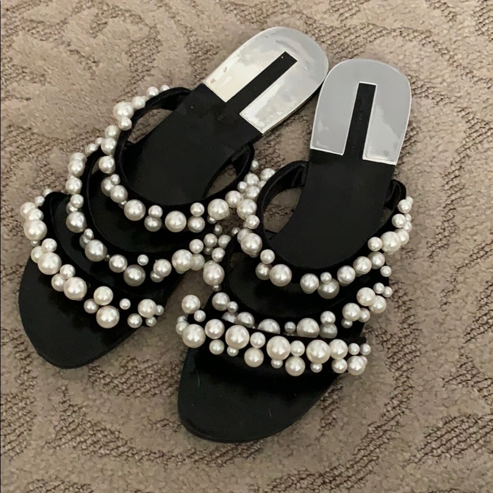 Zara pearl slides
